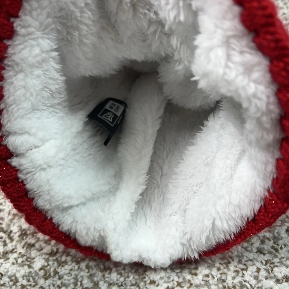 Wisconsin Badgers Hat‎ Beanie Winter Womens Red White NCAA Football New Era